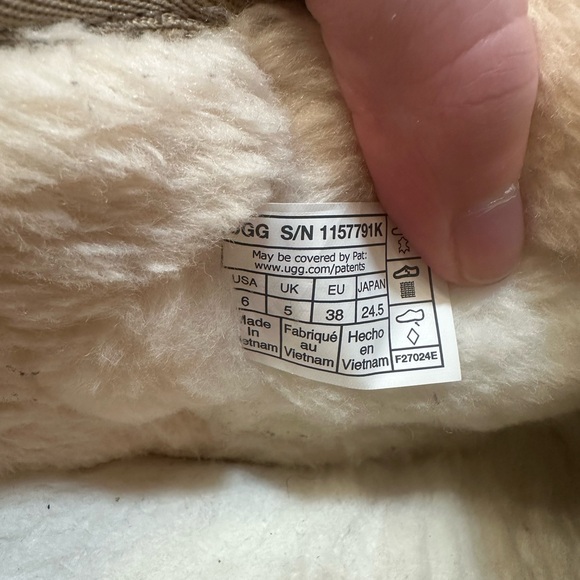 UGG Ultra Mini Platform - Picture 3 of 4